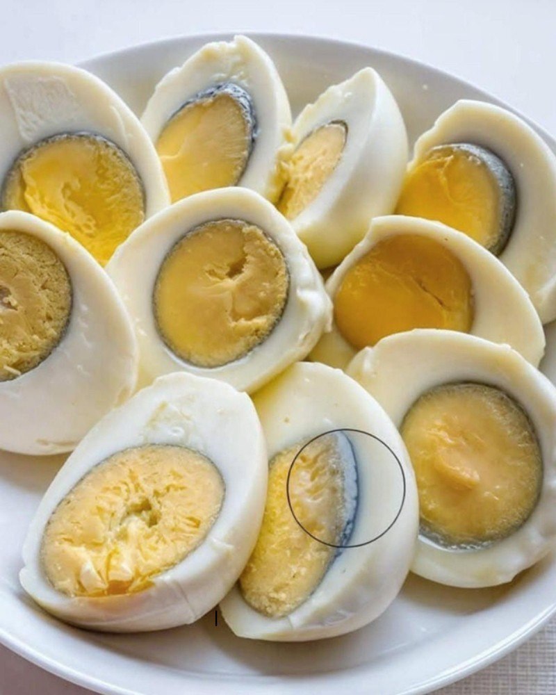 ¿Qué significa el círculo verde alrededor de los huevos?