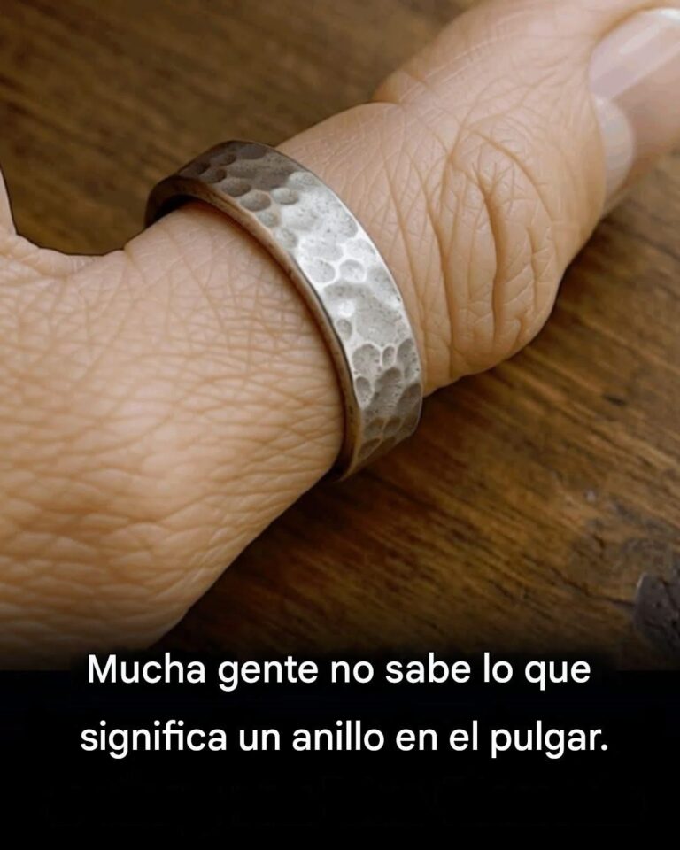 La mayoría de la gente no sabe qué significa un anillo en el pulgar: aquí está el significado oculto detrás del gesto.