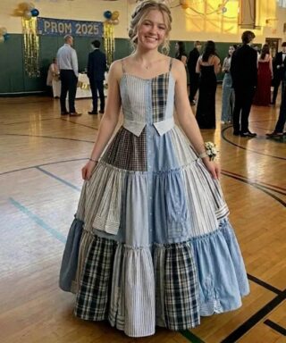 Cosí un vestido con las camisas de mi padre para el baile de graduación en su honor. Mis compañeros de clase se rieron hasta que el director tomó el micrófono y la sala se quedó en silencio