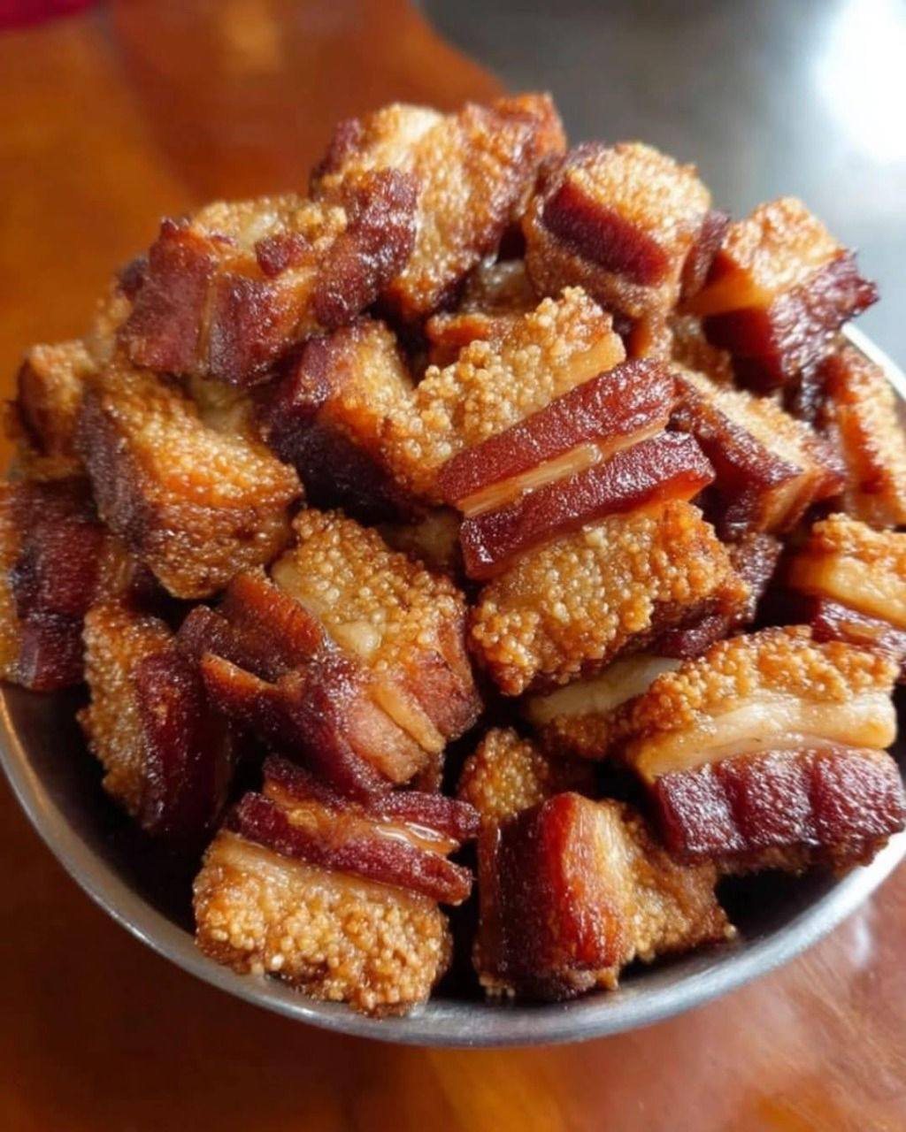 Chicharrones de Cerdo Dorados y Crocantes