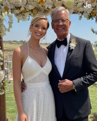 Me casé con el rico abuelo de mi amigo por su herencia. En nuestra noche de bodas, me miró y me dijo: “Ahora que eres mi esposa, por fin puedo decirte la verdad”.